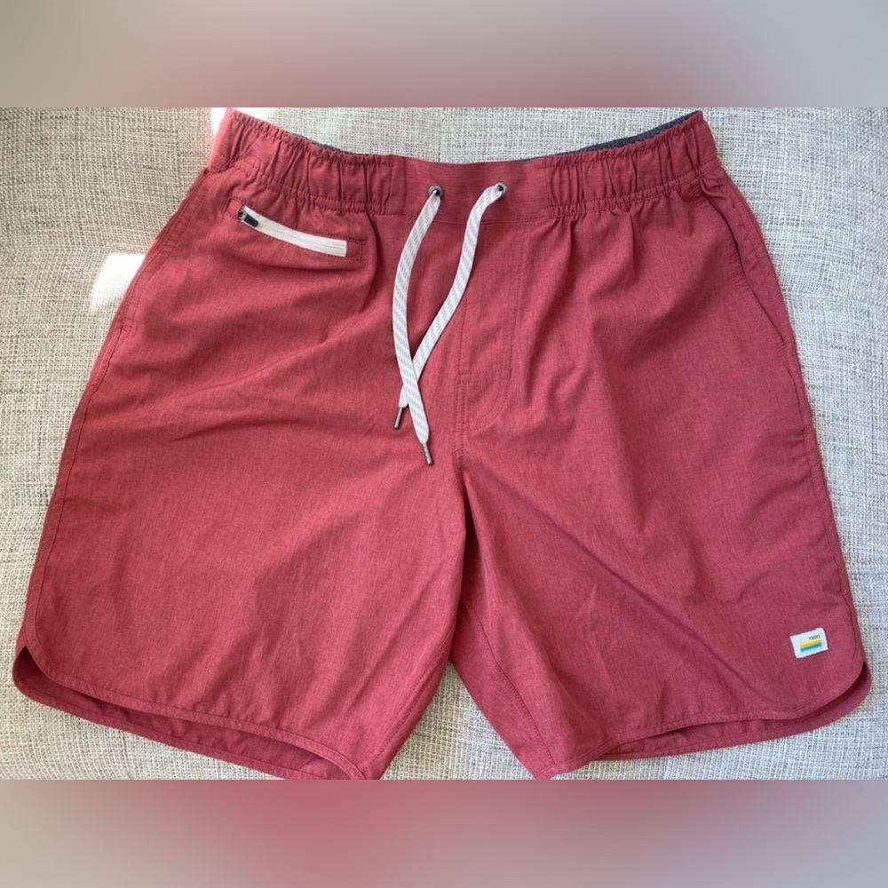 Men’s Vuori Banks Short - Red